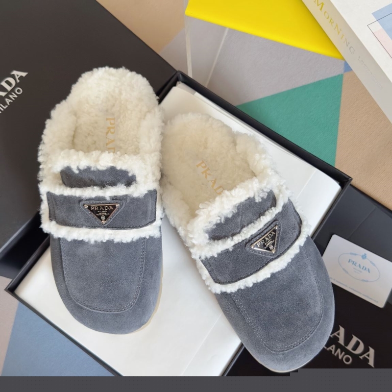 Pra*a slippers